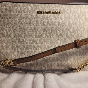 Michael Kors Jetset crossbody